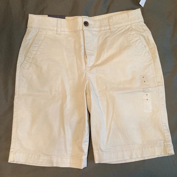 GAP Pants - Womens Gap Bermuda Shorts - NWT